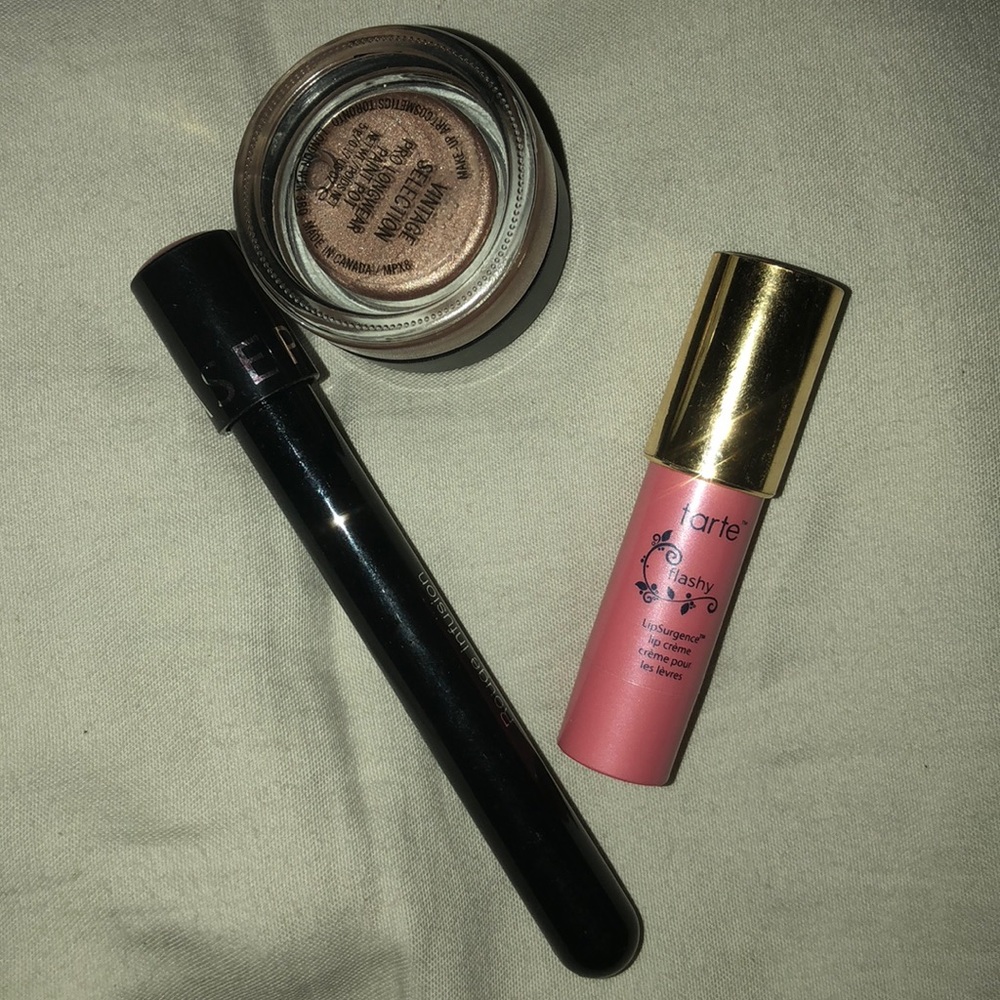Makeup bundle